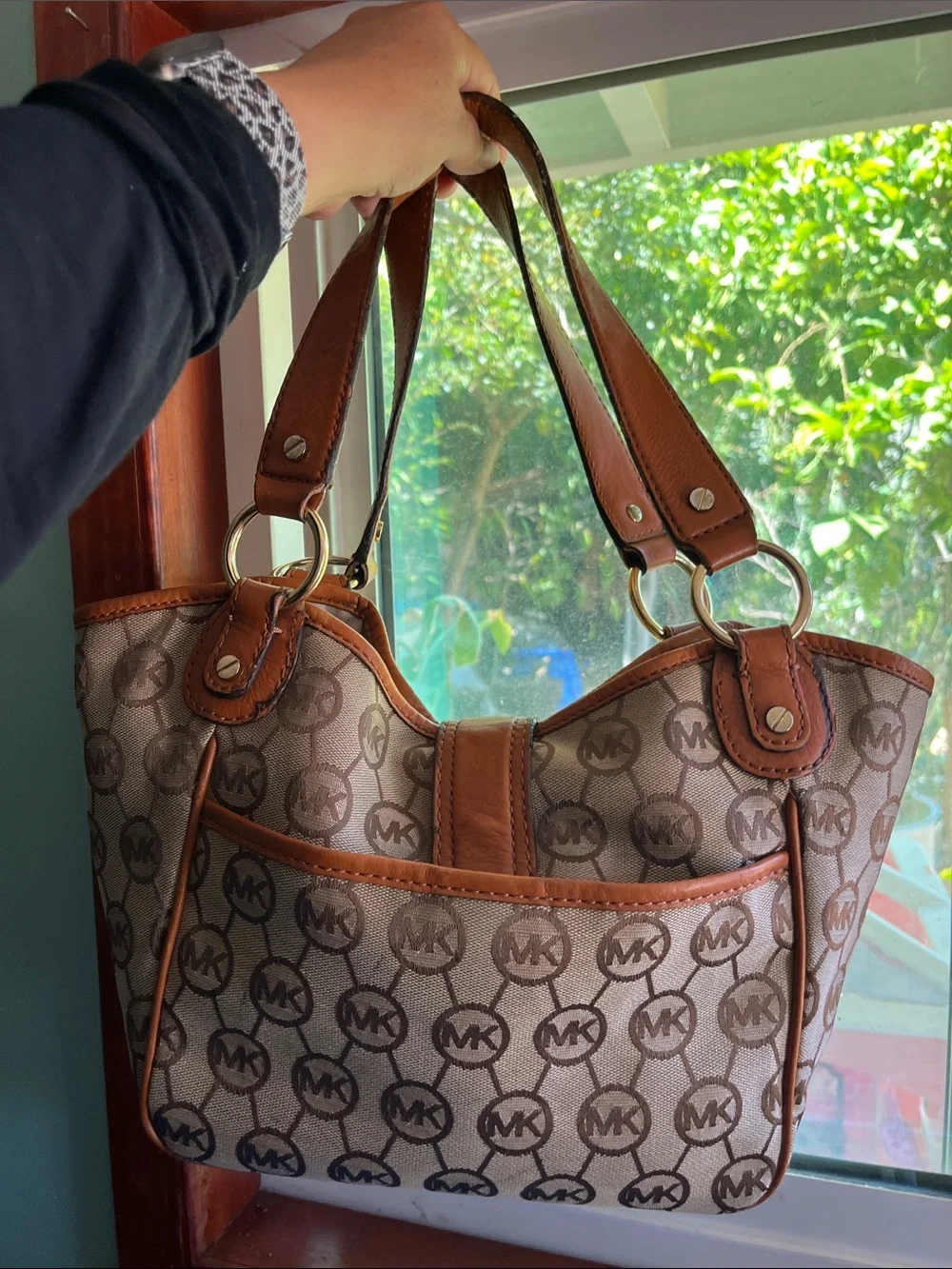 Michael Kors Tan Brown Signature Logo Shoulder Bag